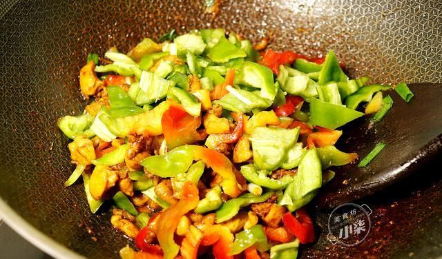  香辣|鸡肉这样做太香了，不炖不油炸，香辣过瘾，端上桌瞬间被扫光