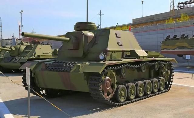  红军|战车溯源：红军巧手改造“苏德混血”的突击炮