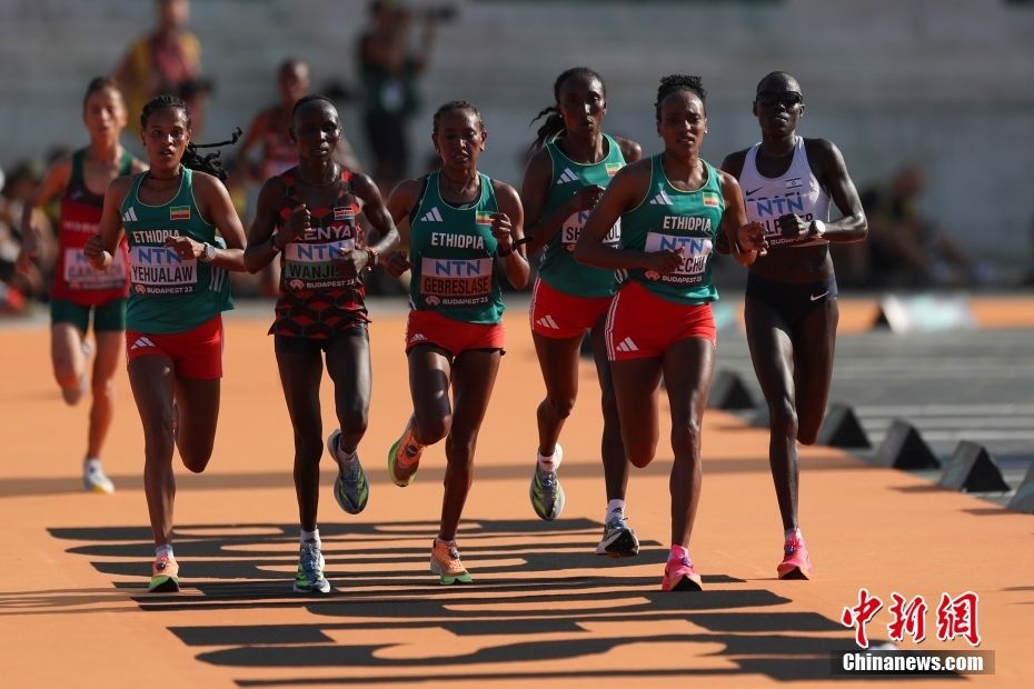 田径世锦赛：埃塞俄比亚选手包揽女子马拉松冠亚军