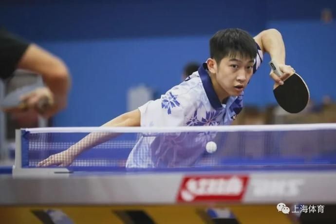 训练|在反复练习中磨练 乒羽健儿是这样经受“烤”验的