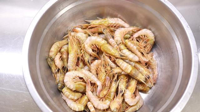  白萝卜|适合三伏天的2道爽口汤，自带鲜甜，除了盐，其它调料都是多余的