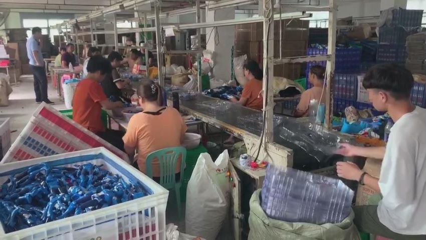 生产商|山寨玩具厂被捣毁6人被抓，与正版授权生产商相距不到3公里