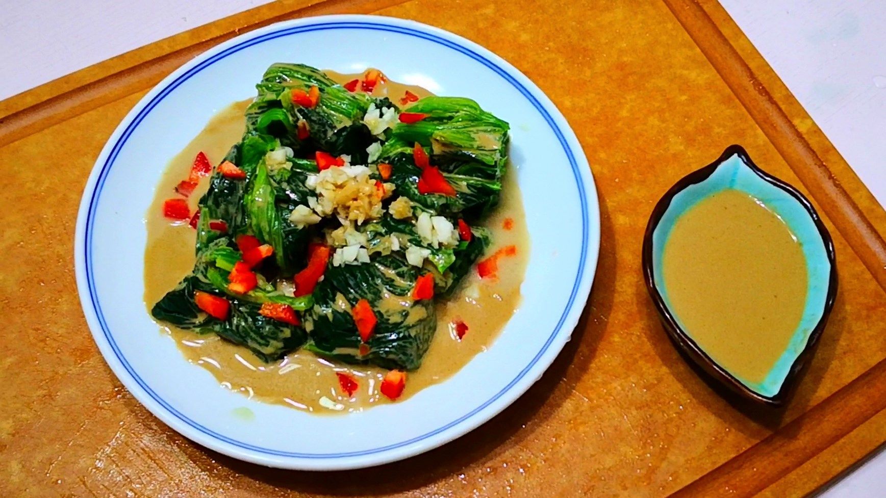 大厨|调芝麻酱,直接加水调就错了,大厨教你1招,细腻爽滑、味道香!