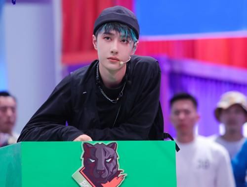 王一博|赵丽颖帮王一博宣传《街舞3》,谁留意她带的话题?也太迷糊了吧