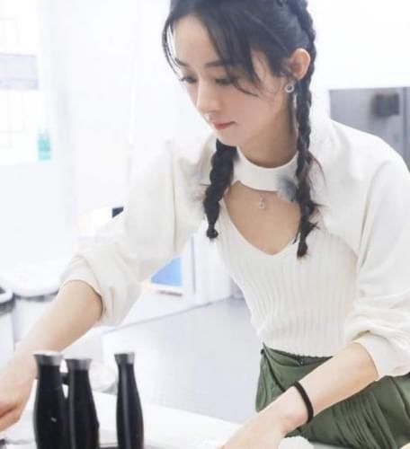  粉丝|《中餐厅》发文致歉，赵丽颖工作室回应，粉丝却不买账