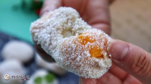  简单|广式甜点“芒果糯米糍”，比雪媚娘制作简单，奶香浓郁，软糯拉丝