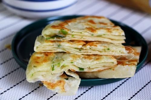 鸡蛋|最近家人吃葱花饼着迷,皮酥得掉渣,内软还咸香,网友:太馋人了