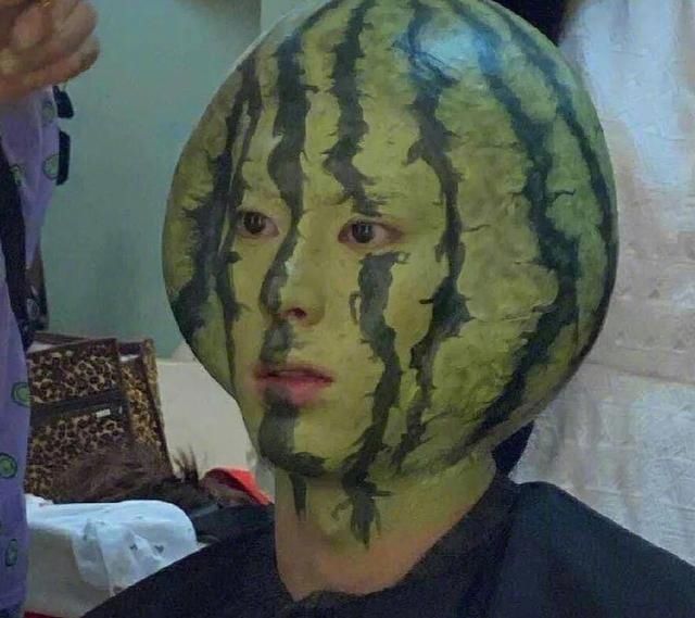  全场|元气满满的哥哥全场MVP是化妆师吧？你认得出来这是蔡国庆？