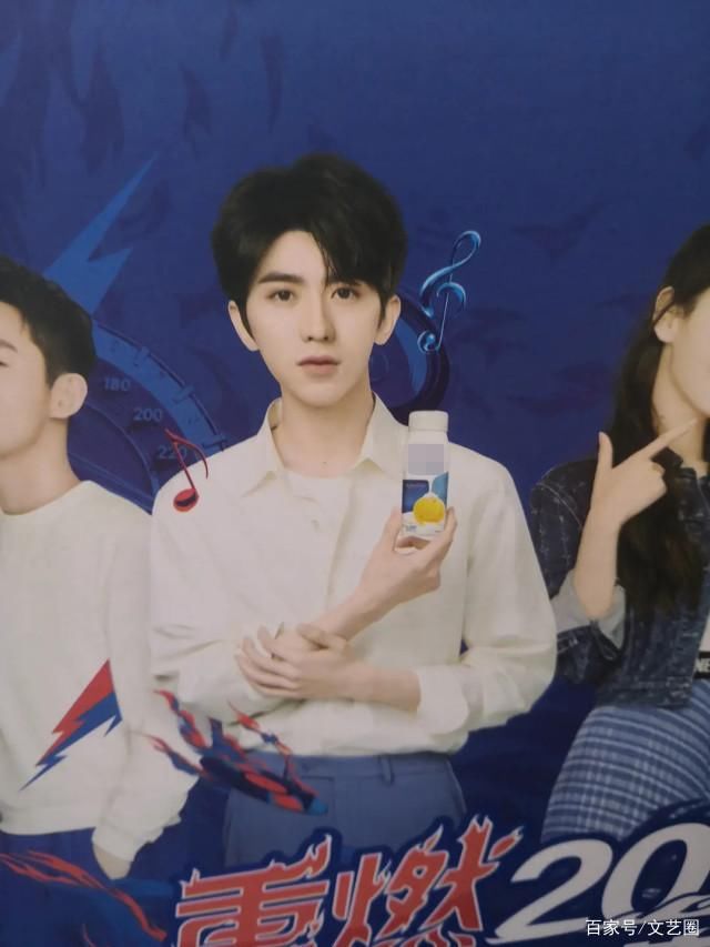  李晨|跑男合照42岁李晨P图太猛比蔡徐坤还嫩，网友调侃滤镜比城墙还厚