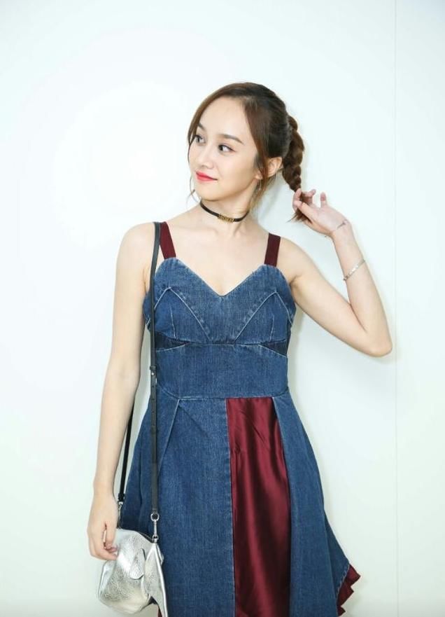  关晓彤|关晓彤旗下艺人，黄子韬旗下艺人，看到董子健：眼光真毒