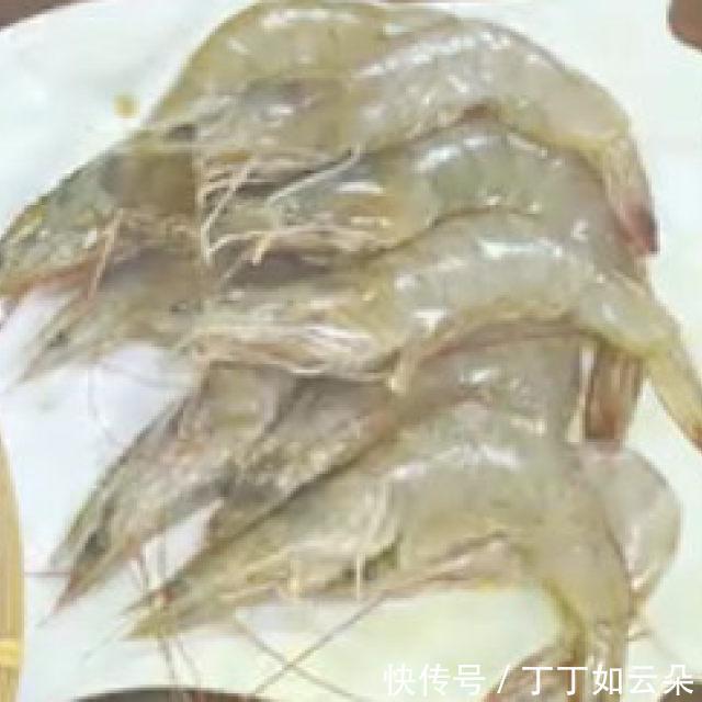 鲜虾|鲜虾豆腐炖白菜,味道鲜美,做法简单