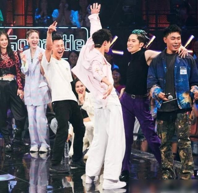  小宝|《这就是街舞3》小宝敢撩不敢斗，在王一博面前妙怂而逃