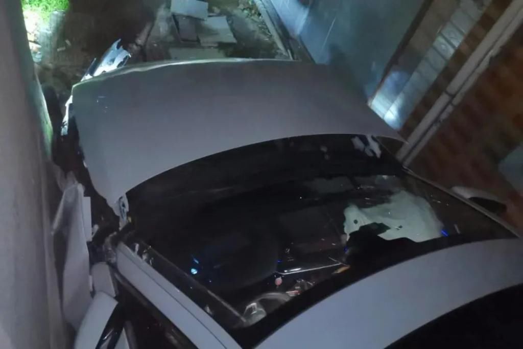  后果|几十米的路，前后三人轮换开宝马，后果惨不忍睹！原因更让人无语…