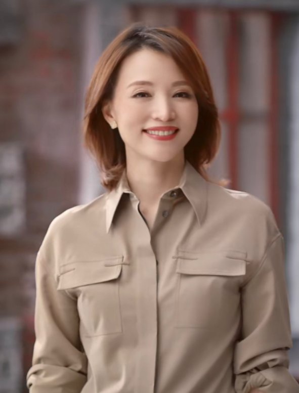  连话都|董卿主持20年首遇挑战，因采访对象太热情，居然连话都插不进？