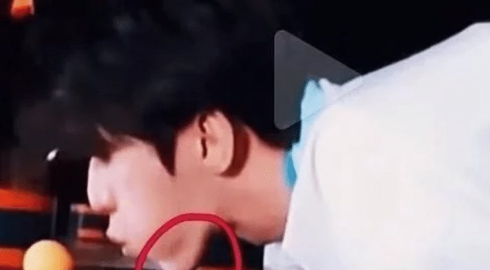  粉丝|蔡徐坤被质疑整容, 因吹气球下巴突出, 粉丝: 坤坤天生翘下巴