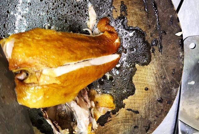  做法|买了很多年，现在才知道，熏鸡做法超简单，在家做干净又放心