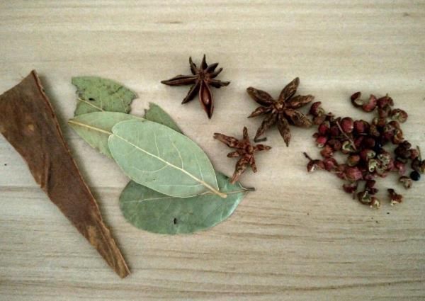  别忘记|煮毛豆时，别忘记加上一勺它，毛豆新鲜不发黄，比店里卖的还好吃