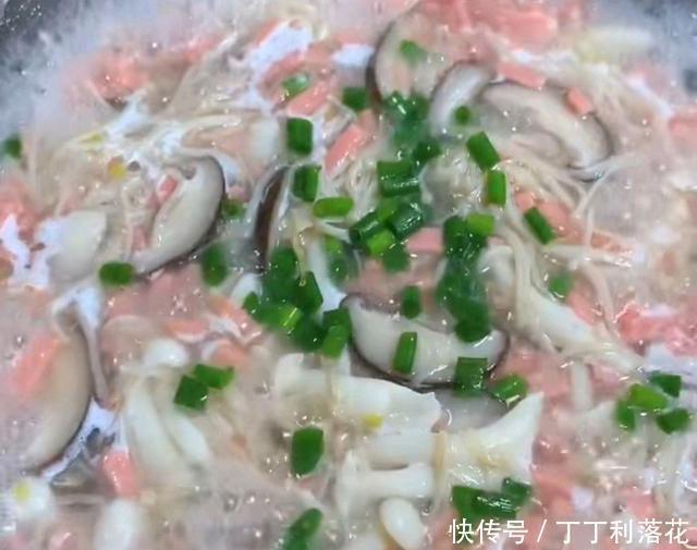  锅中|清淡的四菜一汤，花了仅14元，却吃嗨了一家人，幸福和物质没关系