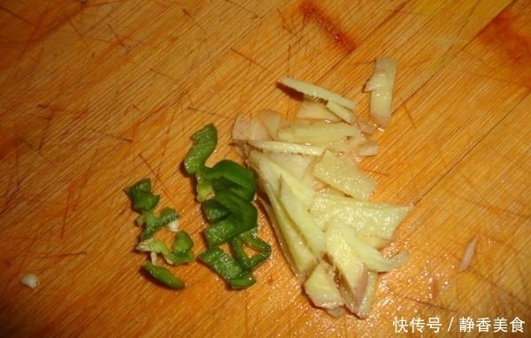 入适量|10斤田螺,闺蜜这样炒一锅,三人啤酒配螺蛳,真够味,真过瘾