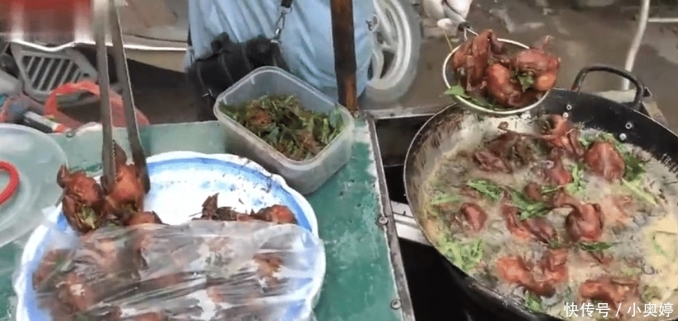 不多见|大姐路边卖“它”,15元一只,路人敢问不敢吃,顾客:不多见了!