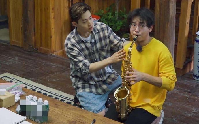  音乐|刘宪华内地发展遇阻，淡出综艺节目回归音乐，懂得改变才显聪明！