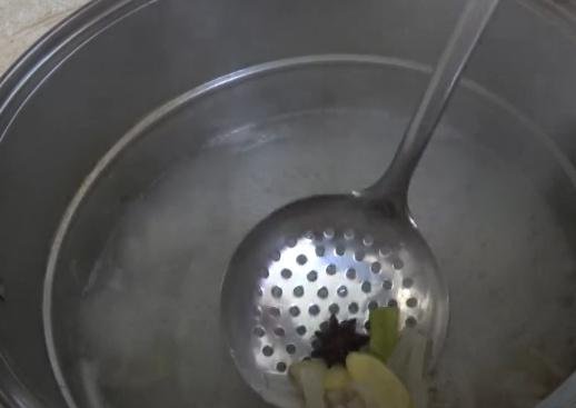  东北|东北大厨：做猪皮冻时，要牢记此配方和2大诀窍，保证不腥不油腻