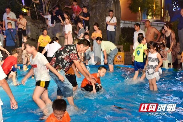  节活动现场|张家界首届地缝旅游文化节暨张家界第三届温泉泼水节开幕