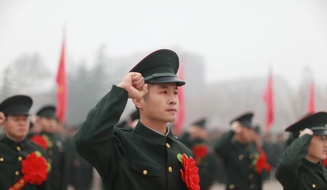 专业|除了考军校，大学生还可以先去当两年兵，退伍之后有五大好处