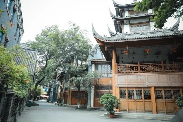 丝绸|“隐秘的角落”第二弹,你的家门口或许就隐藏着“诗与远方”