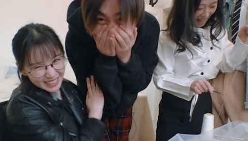 件事情|相亲对象掀开阚清子头纱,一瞬间害羞到红脸,下一秒互动美到不敢看