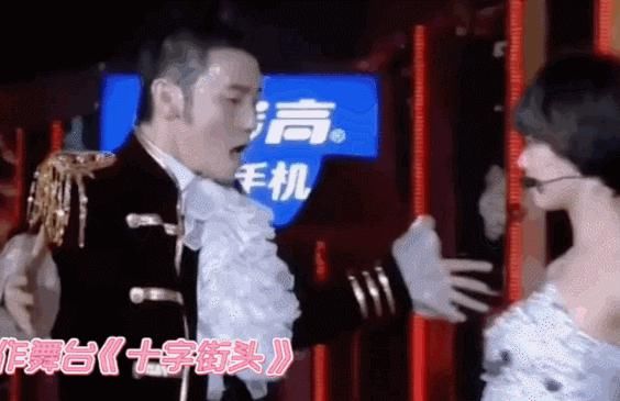  泼水|阿kenn老师真难，10年前被郁可唯泼水，现在又被姐姐们气哭