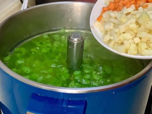  吃饭|天太热孩子不爱吃饭，试试此菜，简单一蒸，“钙铁锌硒”全齐了