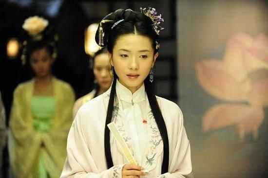  资本|万茜姐姐，不卑不亢，又飒又柔，乘风破浪背后的资本你知道吗？