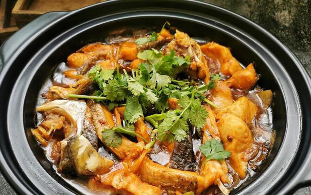  我家|我家做鱼块从不用水炖，不煎不油炸，鲜香滑嫩，炖一锅不够吃