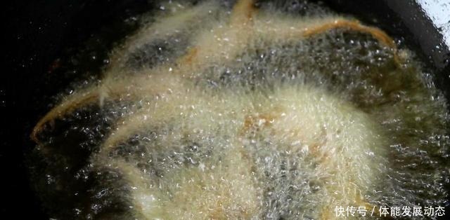 过年|过年不出门吃什么拿出朋友送的小鱼,教你糖醋凤尾鱼的做法