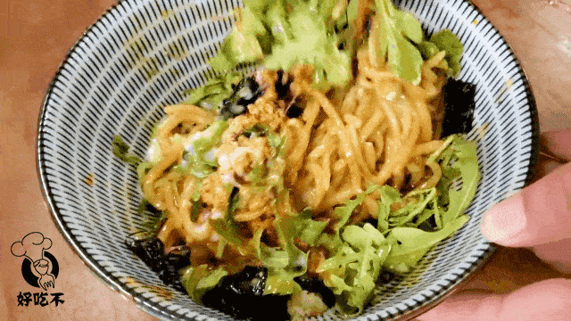  进去|纽约第一家日式油泼面+宝藏小酒馆新张！进去的居然都被上了一课？