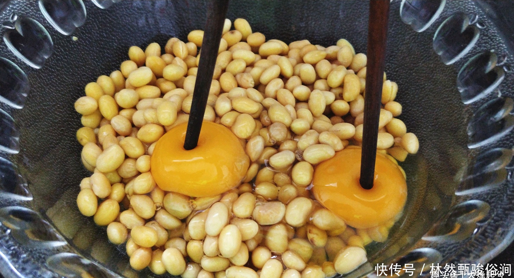 黄豆|1把黄豆2个鸡蛋,做成早餐,比包子简单,比油条好吃,越嚼越香