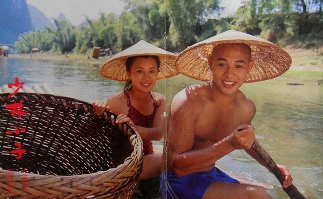 黄秋燕|李连杰见利智第一眼,转身就抛弃了哺乳期的妻子,此生有负黄秋燕