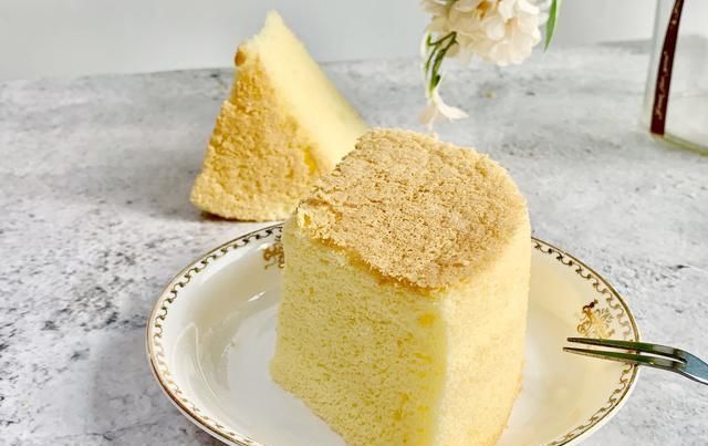 开裂|戚风蛋糕开裂,回缩2个盆教你做蛋糕,配方简单易学,一次成功