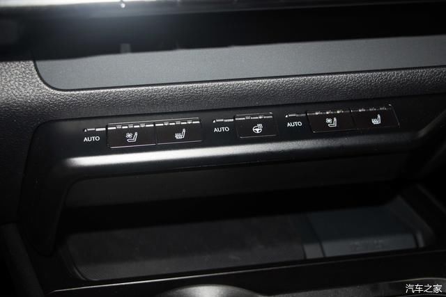  雷克萨斯UX300e|嫌特斯拉做工差？实拍雷克萨斯首款电动SUV 不仅豪华 还更便宜