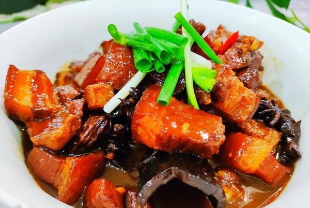 加料酒|做红烧肉时,加料酒煮肉是大忌,多加这2样,肉质软烂不油腻