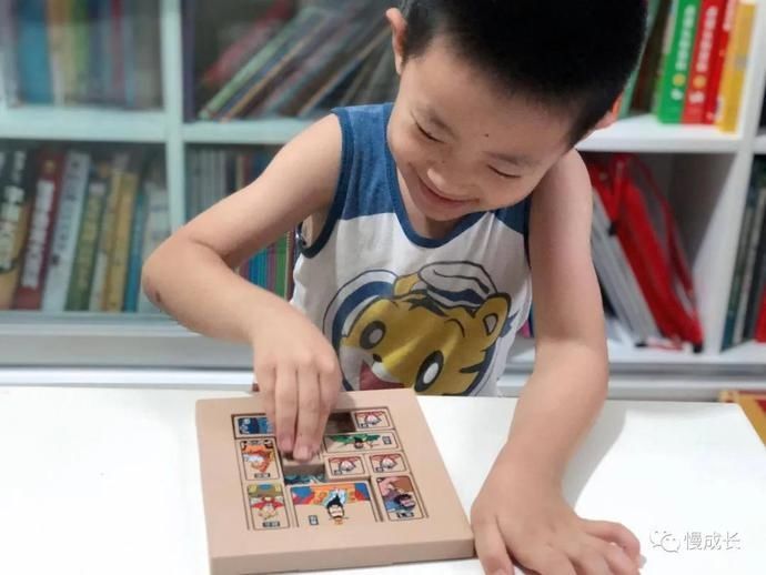  大脑|学霸们都在玩的华容道，三步锻炼出孩子们的最强大脑！