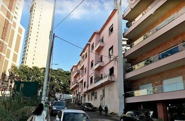  房爆|闪瞎眼：宽度不到1米的纸片房爆红全网！网友：真的能住人？