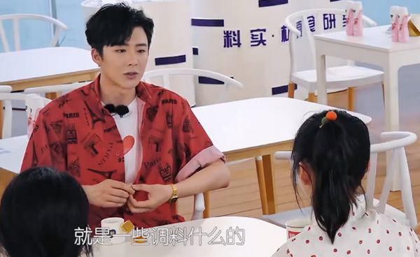  离开|中餐厅：赵丽颖替代黄晓明，刘宇宁雪中送炭，张亮借花献佛！