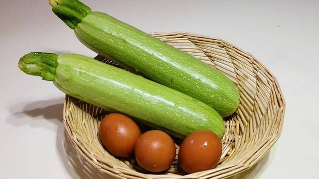  电饼铛|早餐别吃油条了，教你新吃法，不用发面，两手一按，6个不够吃