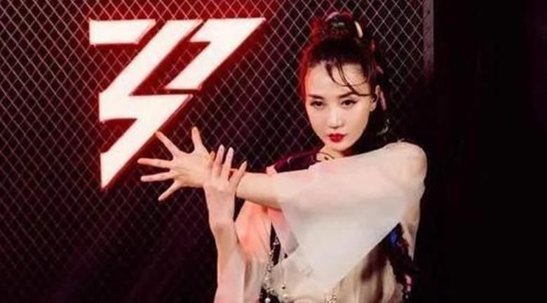  淘汰|《姐姐们》五公淘汰名单，宁静组黄圣依白冰淘汰，蓝盈莹主动退赛