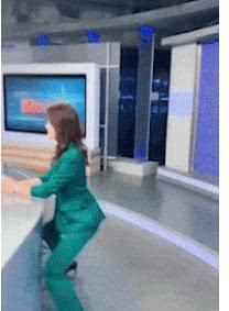  私下|央视主持人幕后被拍，私下的他们毫无正经可言，你能想到