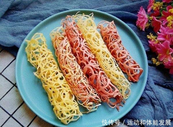 创意|鸡蛋饼做法的创意甜品,画一画煎一煎,轻松解锁双色蕾丝蛋卷