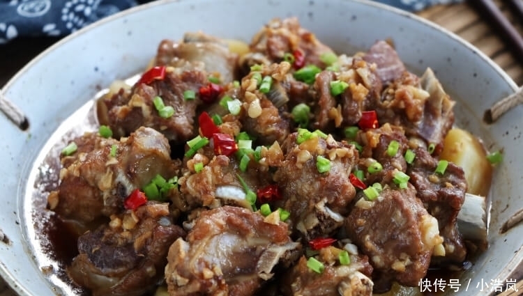 加油|天热排骨别再炖了,教你懒人吃法,不加油不加水,出锅瞬间就吃光