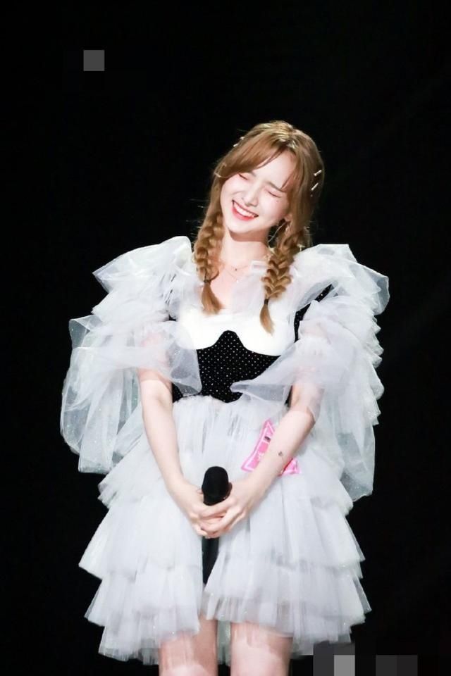  解锁|郑乃馨解锁新技能，游泳速度堪比国家队，粉丝：这美人鱼我粉定了